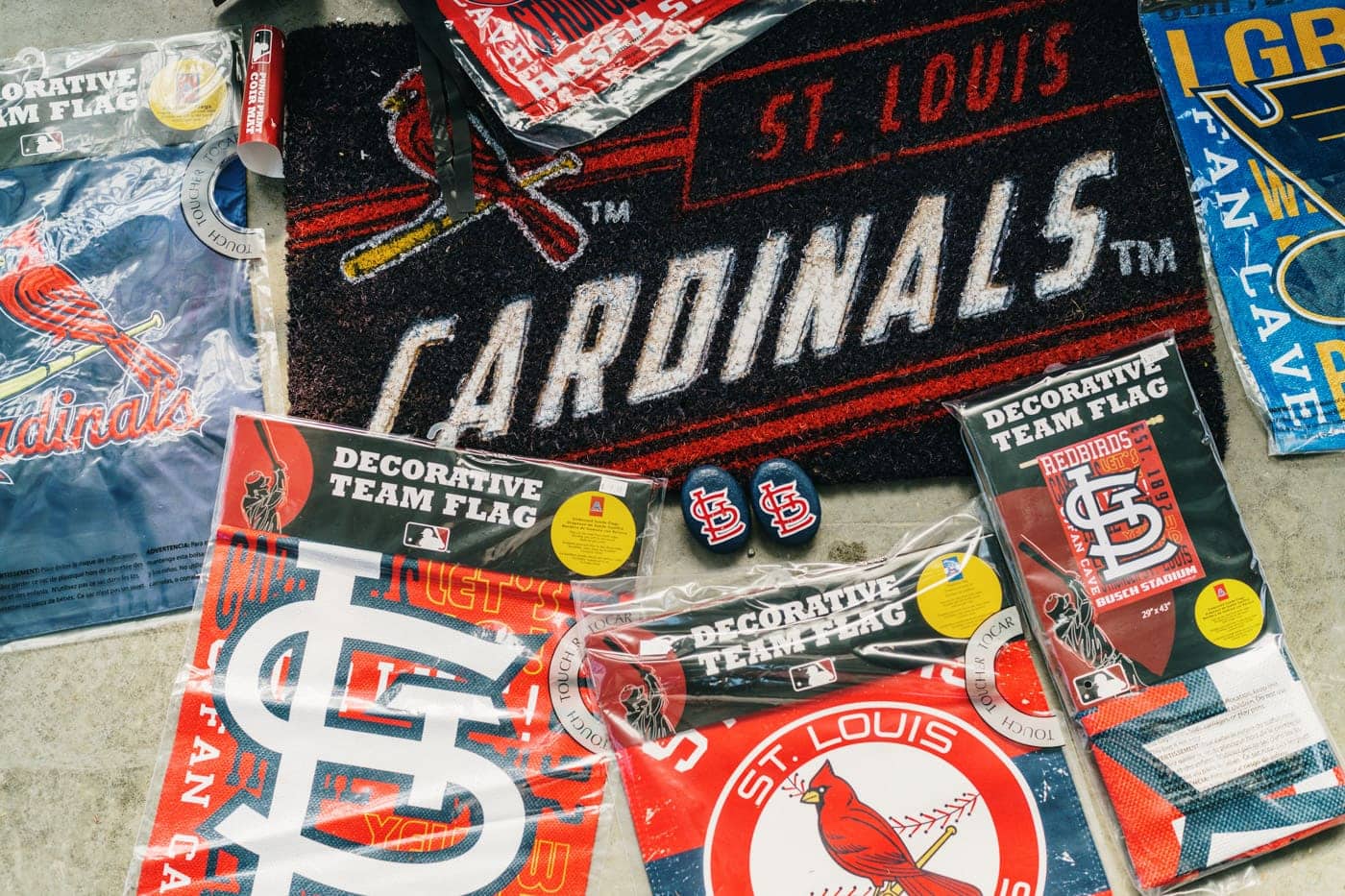 creekside gardens sports merchandise st. louis cardinals flag